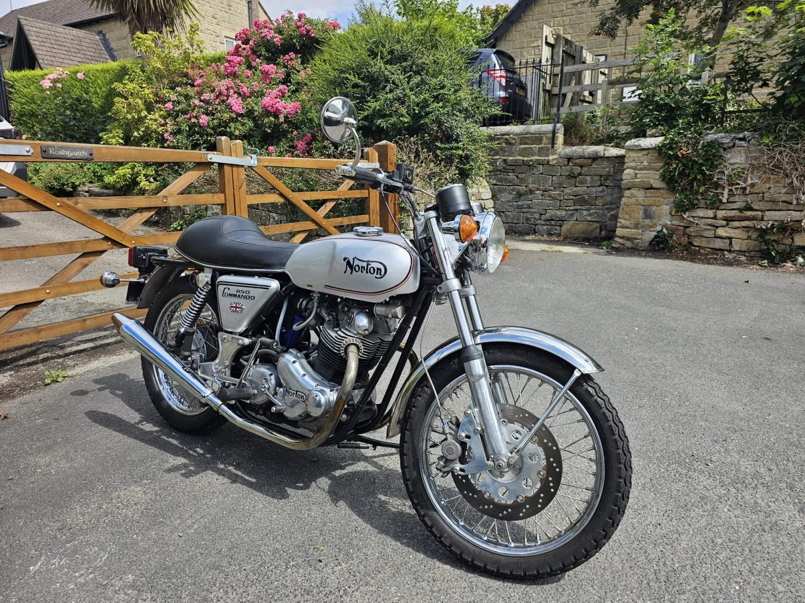 Norton Commando 850